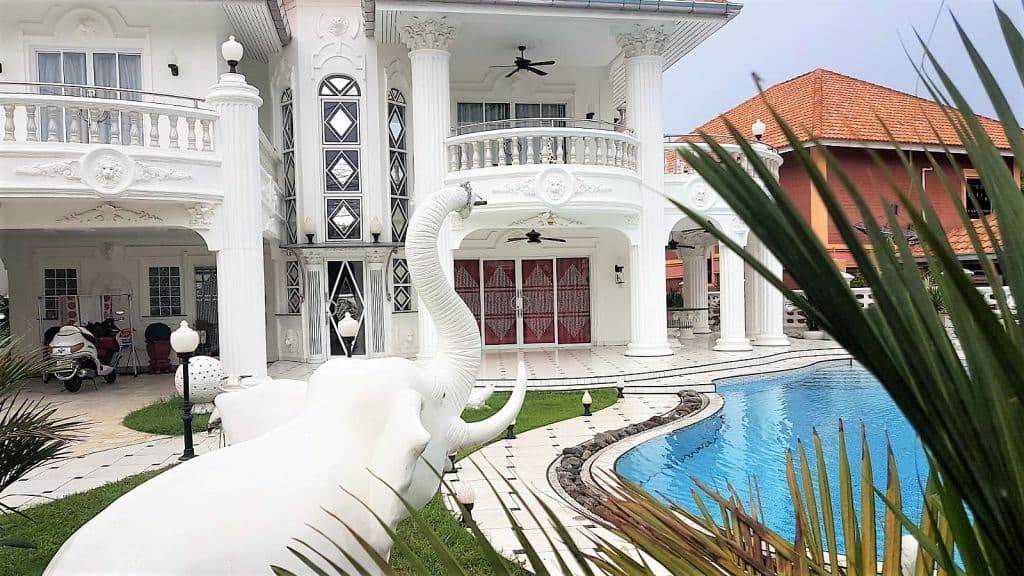 EMPIRELAND Luxury Pool Villa Pattaya Walking Street — thumbnail 2