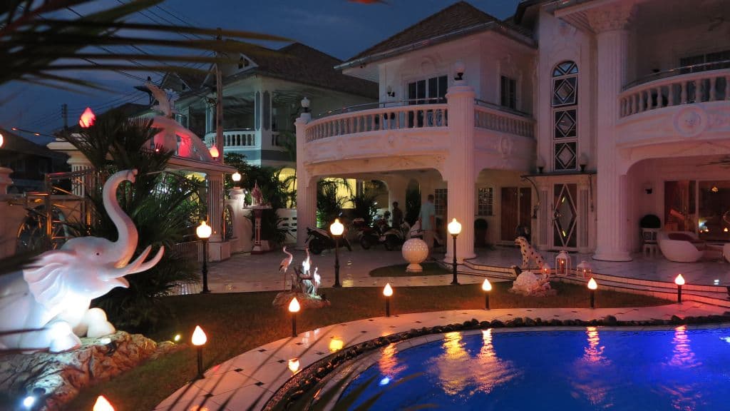 EMPIRELAND Luxury Pool Villa Pattaya Walking Street — thumbnail 11