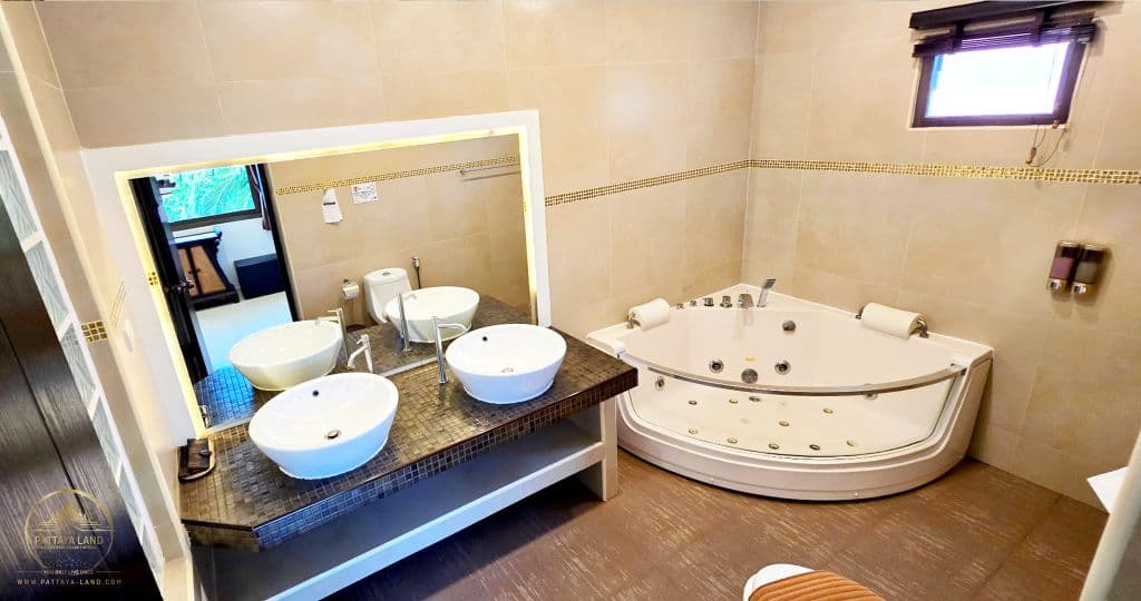 HIDELAND Luxury Pool Villa Pattaya Walking Street — thumbnail 24