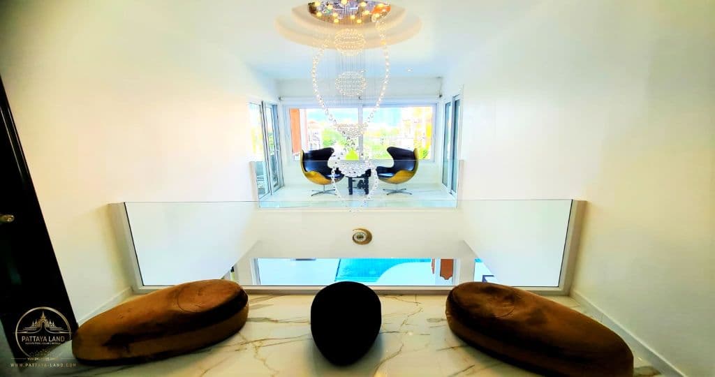 IZZYLAND Luxury Pool Villa Pattaya Walking Street — thumbnail 14
