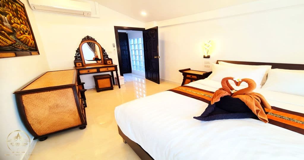 IZZYLAND Luxury Pool Villa Pattaya Walking Street — thumbnail 29