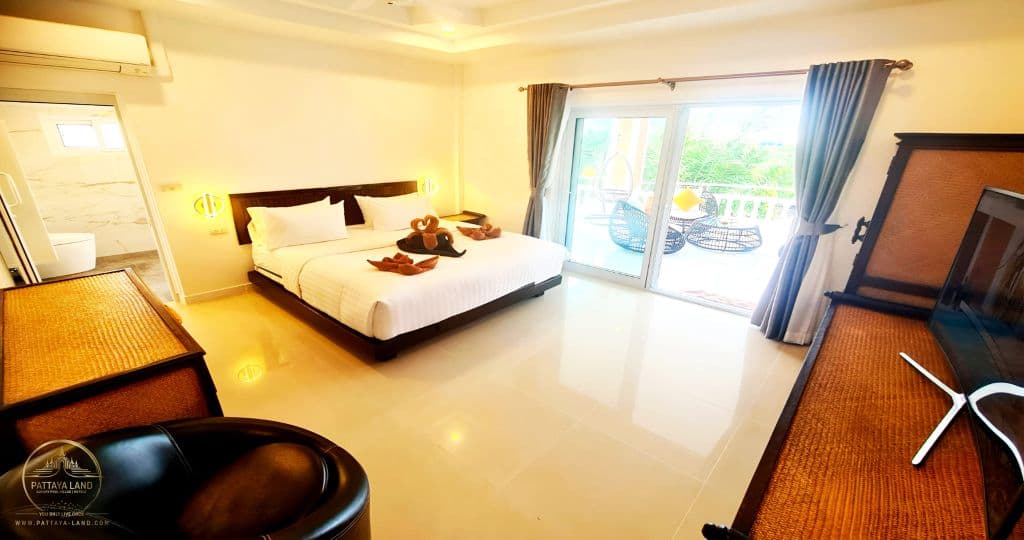 IZZYLAND Luxury Pool Villa Pattaya Walking Street — thumbnail 33