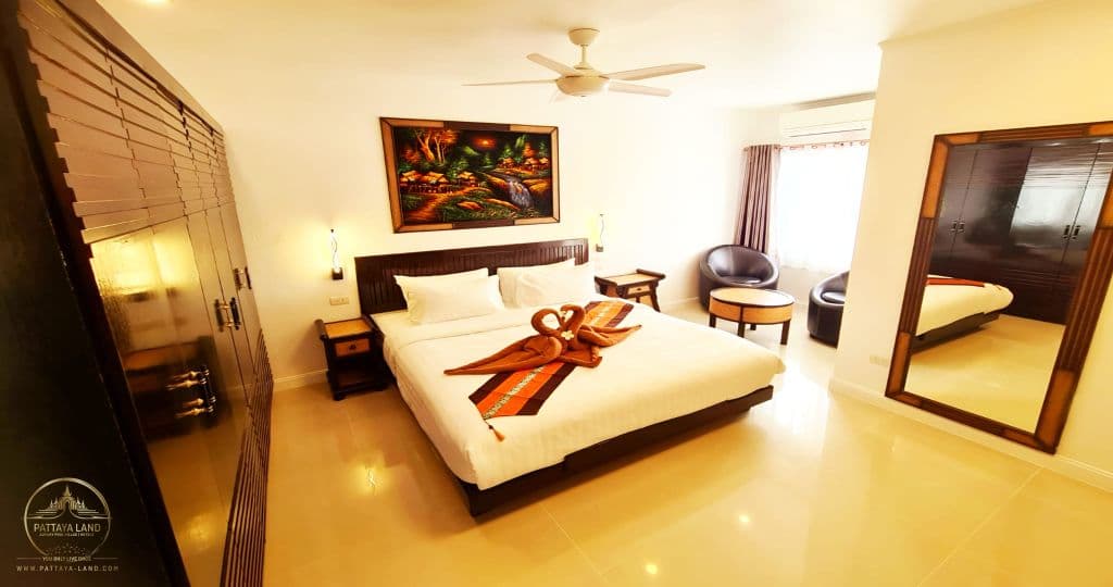 IZZYLAND Luxury Pool Villa Pattaya Walking Street — thumbnail 36