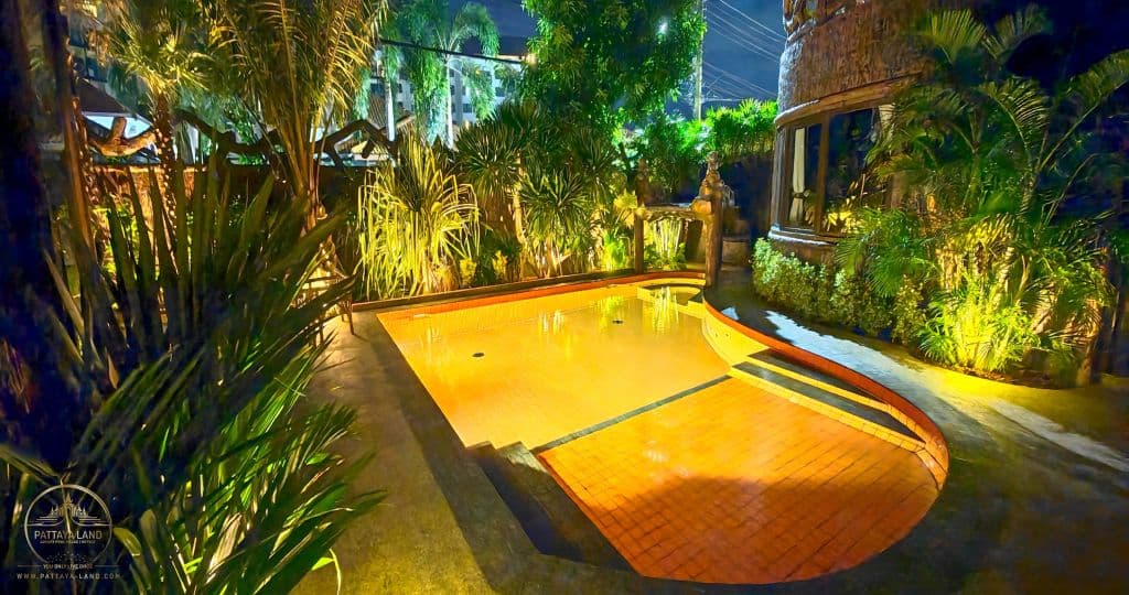 MANJILAND Luxury Pool Villa Pattaya Walking Street — thumbnail 4