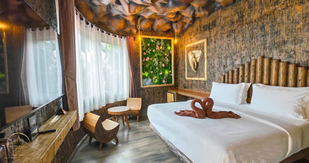 MANJILAND Luxury Pool Villa Pattaya Walking Street — thumbnail 11