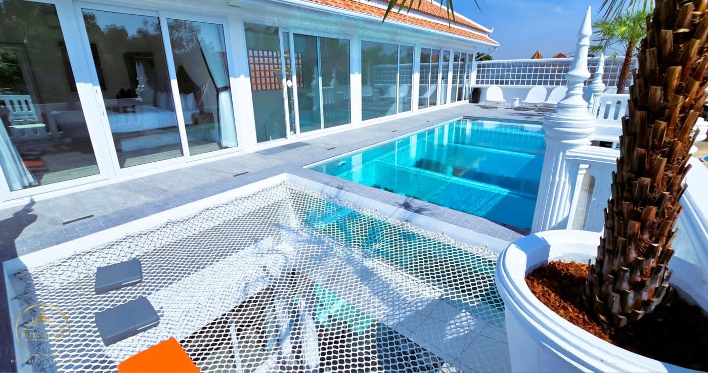 STARLAND Luxury Pool Villa Pattaya Walking Street