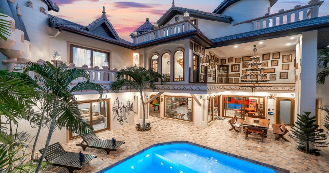 POTTERLAND Luxury Pool Villa Pattaya Walking Street